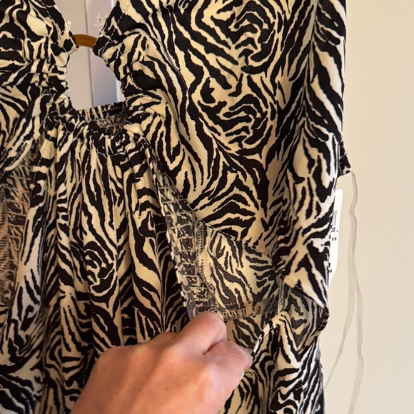 Zenobia Stylish Zebra Print Dress - Picture 3 of 9